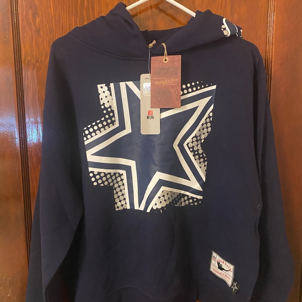 Mitchell and Ness cowboys big face hoodie woman’s large Dallas Cowboys